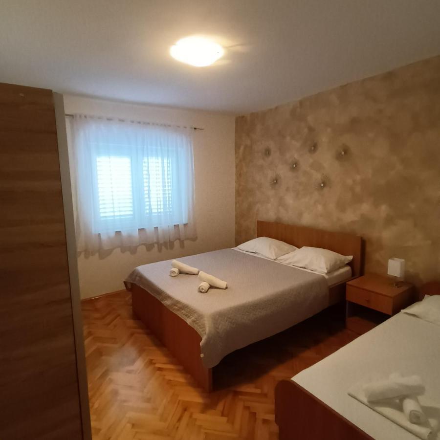 Apartments Monika Omiš Buitenkant foto