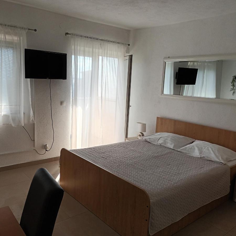 Apartments Monika Omiš Buitenkant foto