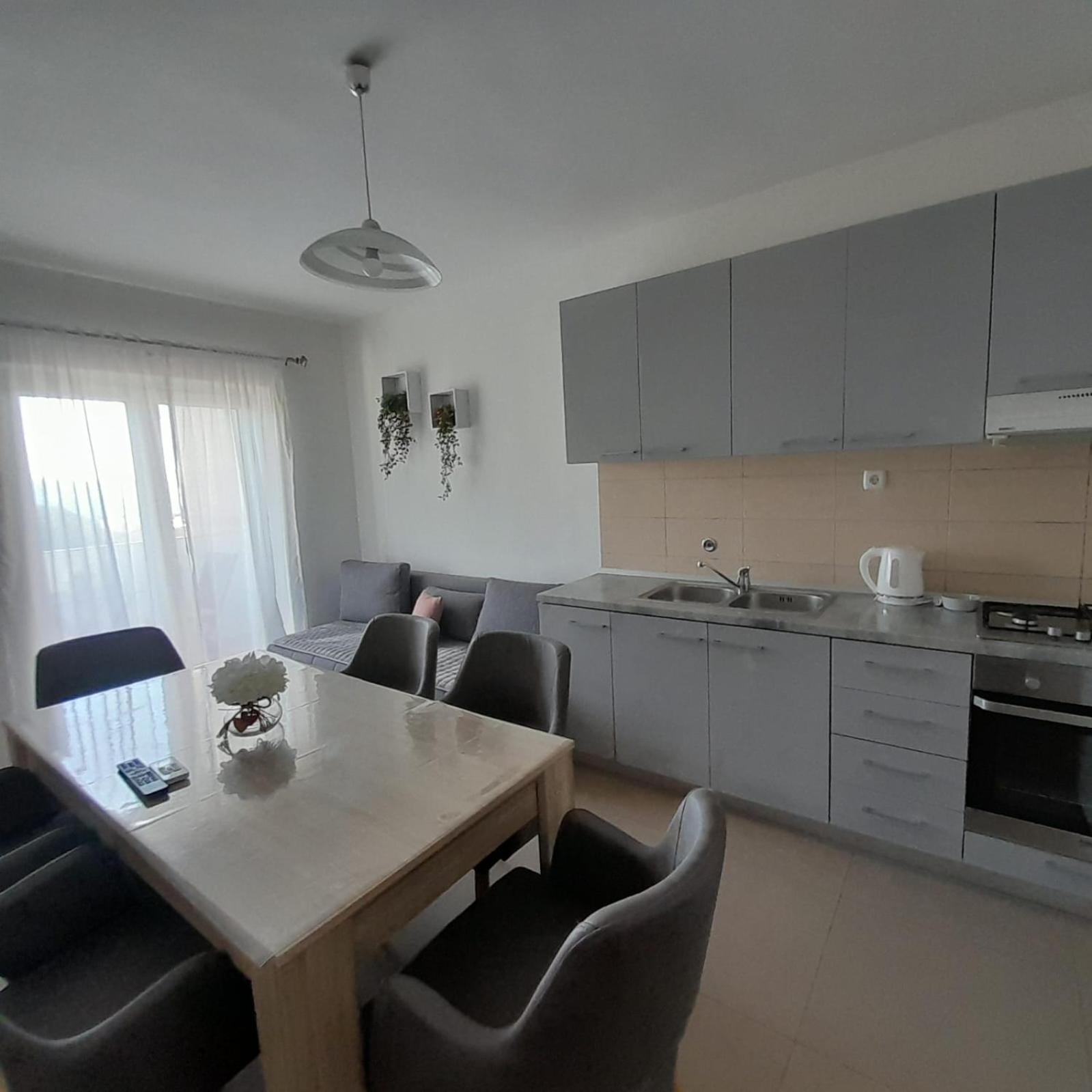 Apartments Monika Omiš Buitenkant foto