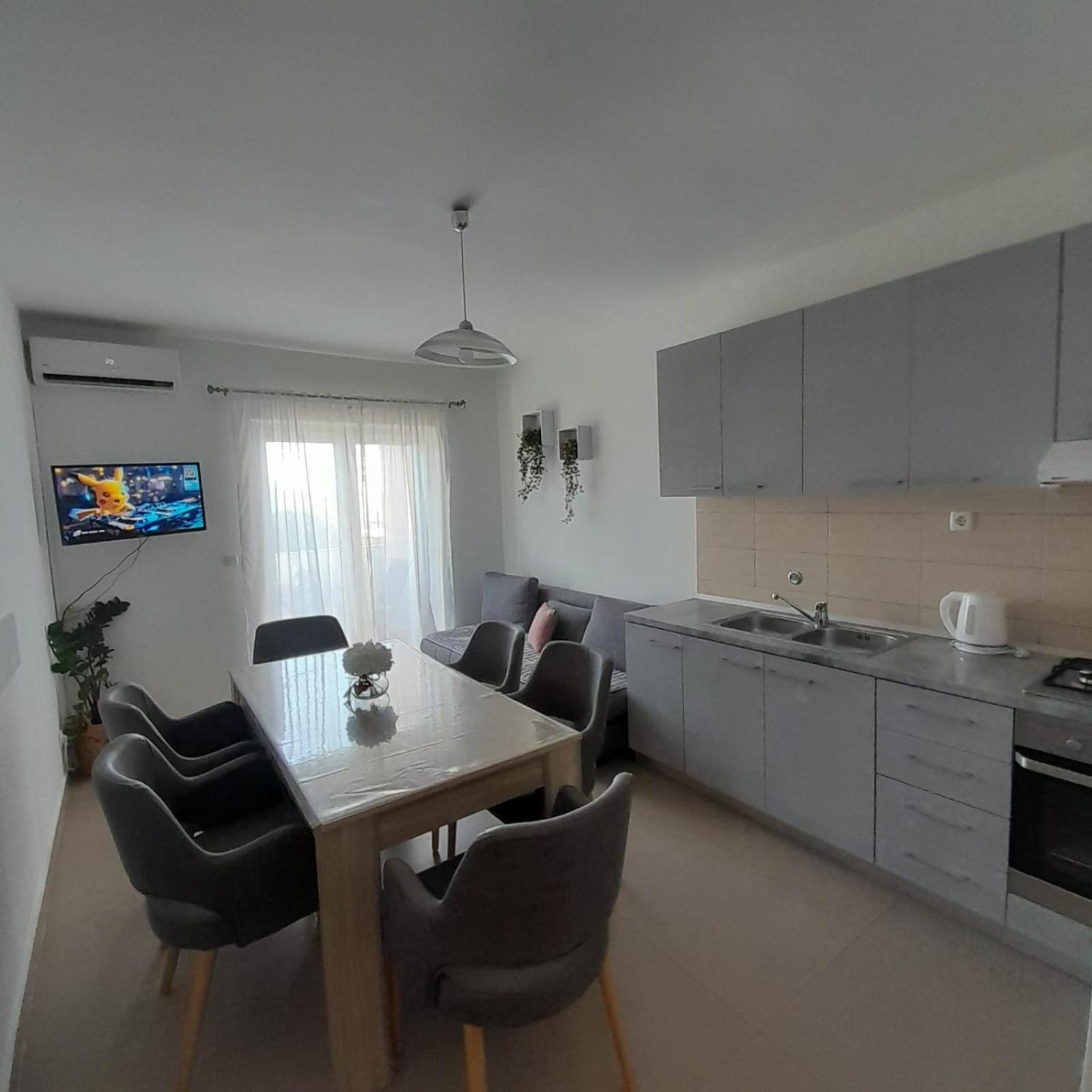 Apartments Monika Omiš Buitenkant foto
